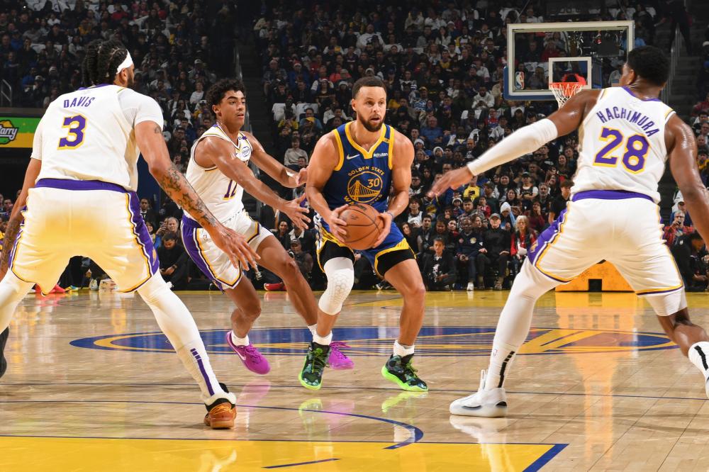 却凭借其出 却凭借其出