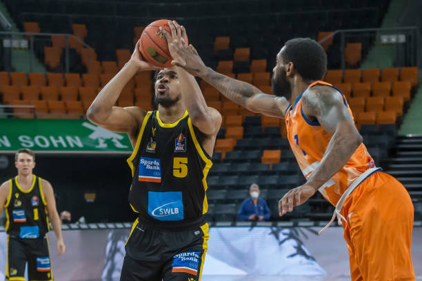 王钰栋的技 王钰栋的技