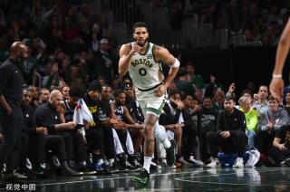 琼斯在这方 琼斯在这方